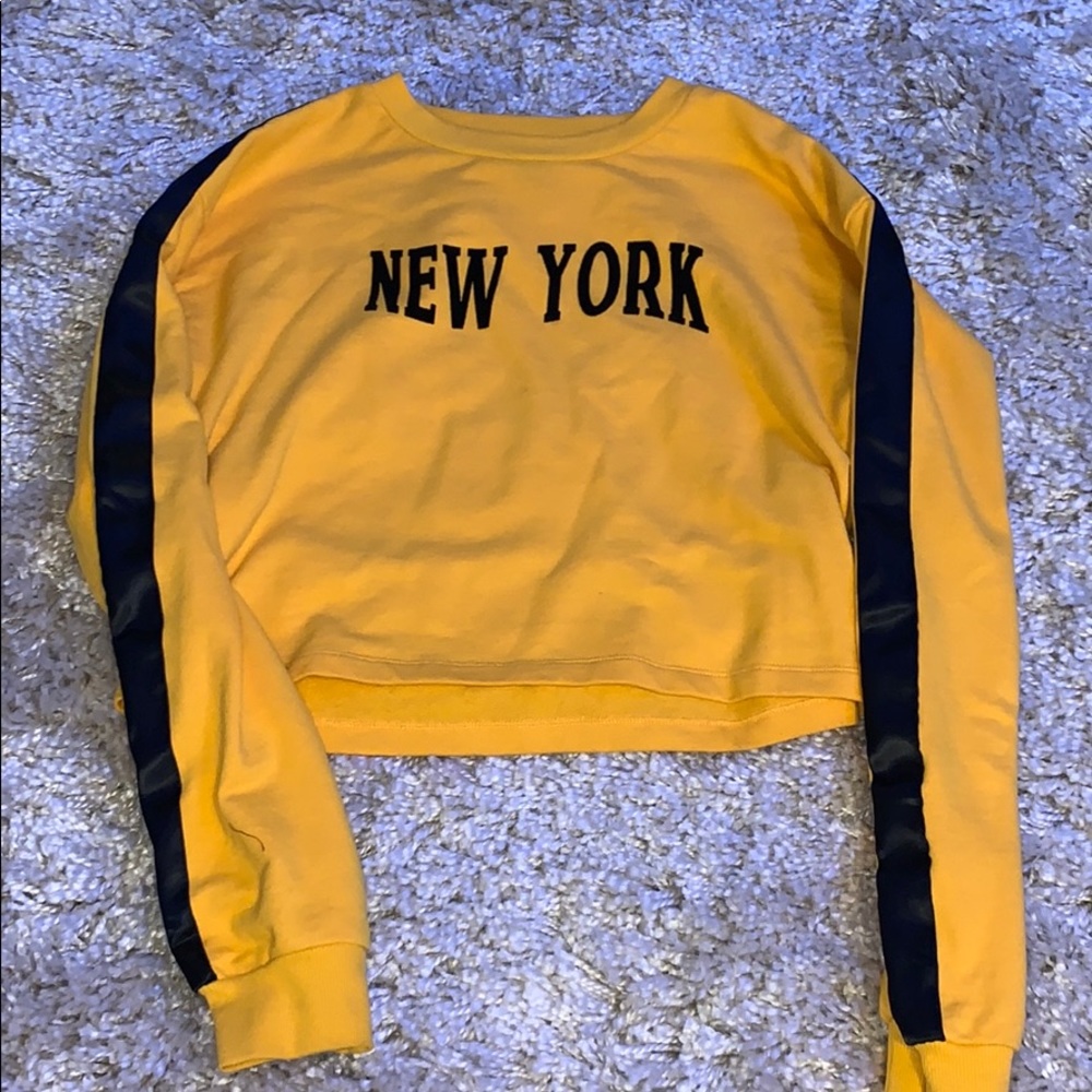 New York Long Sleeve Crop Top